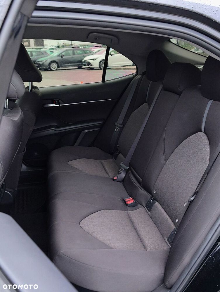 Toyota Camry 2.5 Hybrid Comfort CVT - 23