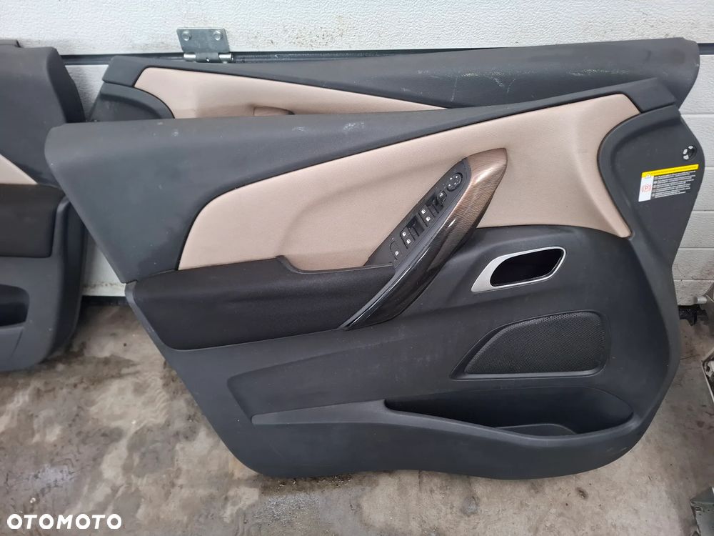 Citroen C4 picasso II boczki tapicerki drzwi - 6