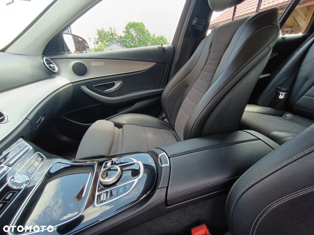 Mercedes-Benz Klasa E 200 CGI BlueEFFICIENCY Automatik Avantgarde - 23