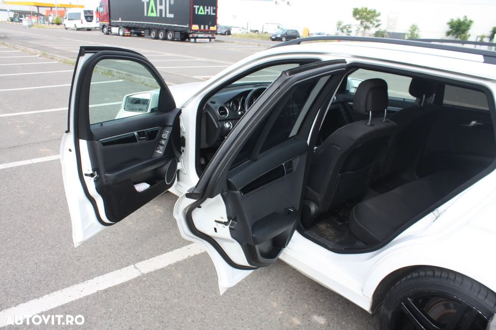 Mercedes-Benz C 220 CDI DPF (BlueEFFICIENCY) - 12