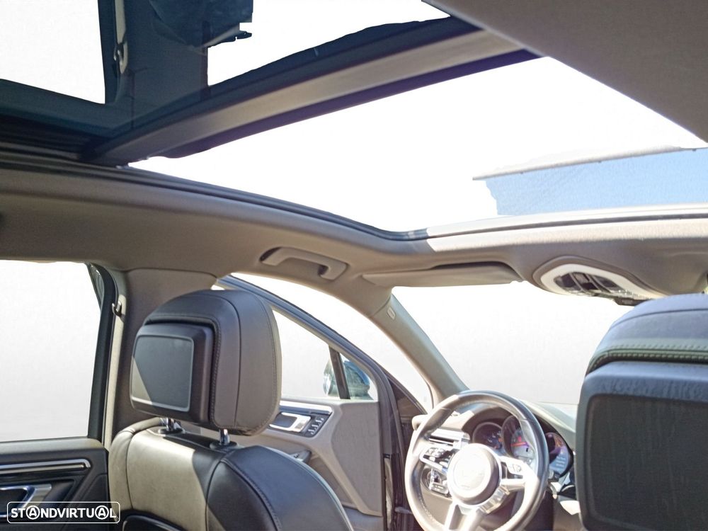 Porsche Macan S - 42