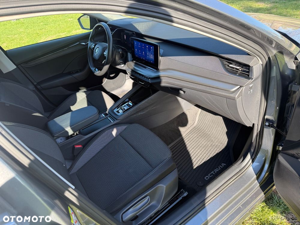 Skoda Octavia 2.0 TDI DSG Ambition - 10