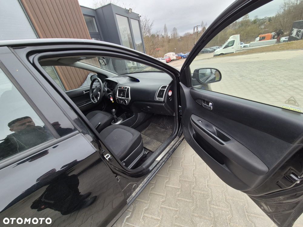 Hyundai i20 1.1 CRDi Comfort - 16