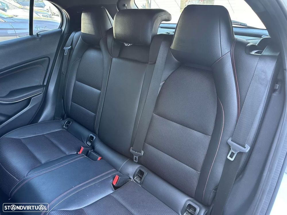 Mercedes-Benz GLA 220 d 4Matic 7G-DCT AMG Line - 30