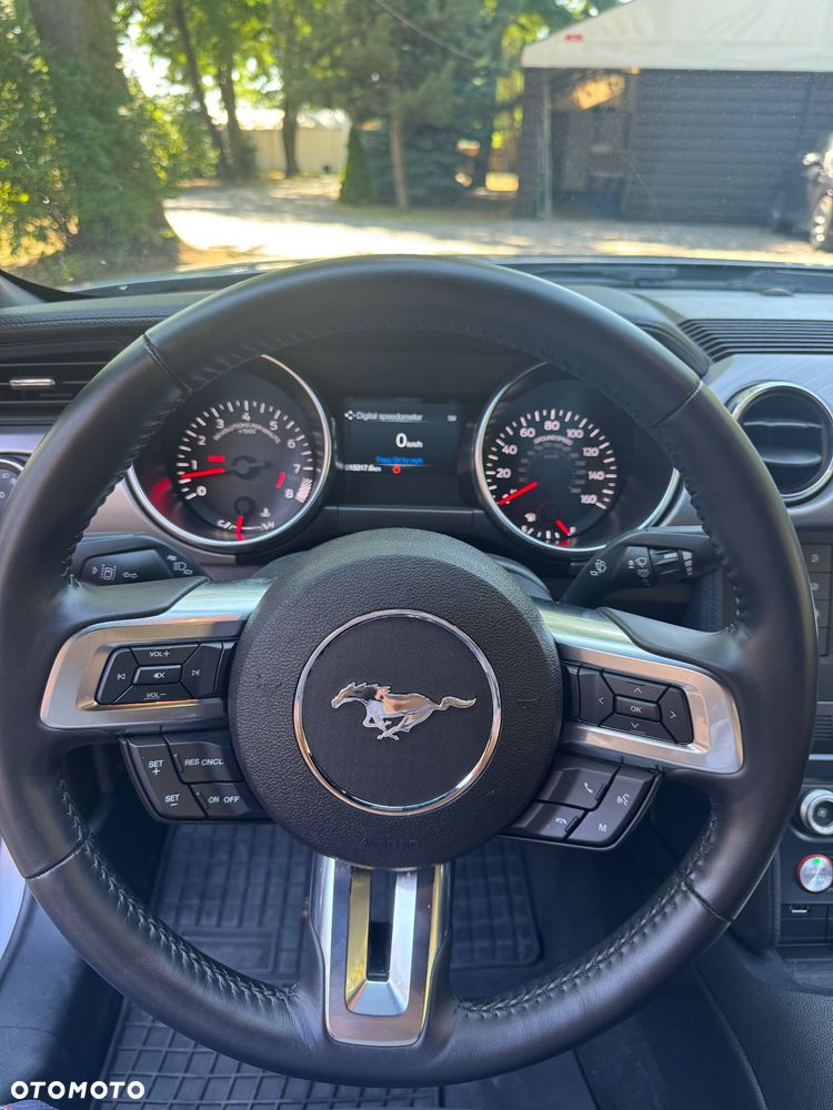 Ford Mustang - 17