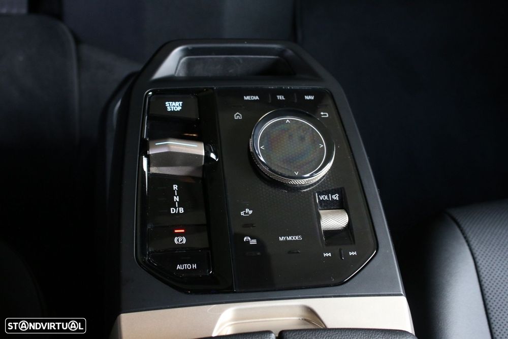 BMW iX xDrive 40 Pack Desportivo - 39