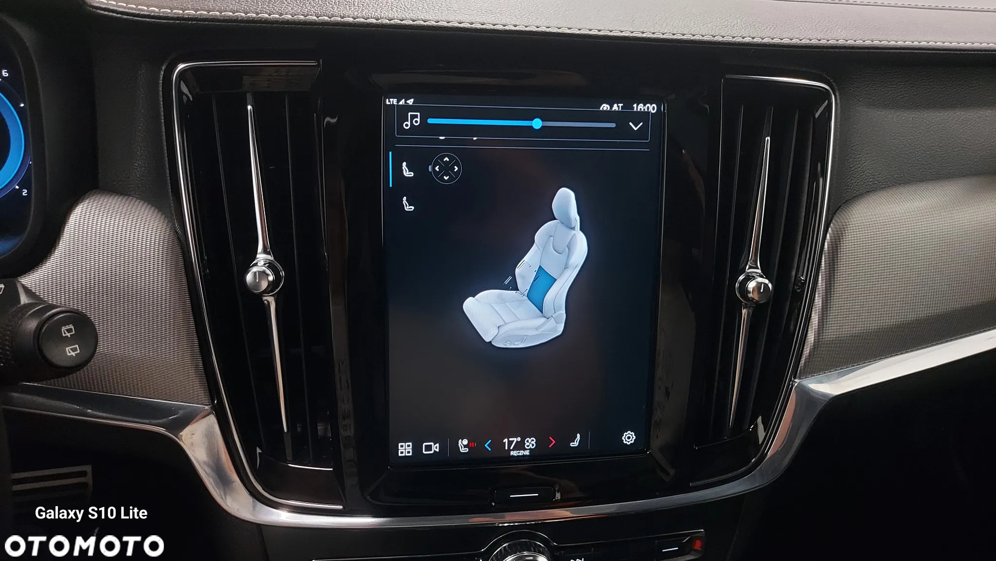 Volvo V90 T8 Twin Engine AWD R Design - 37