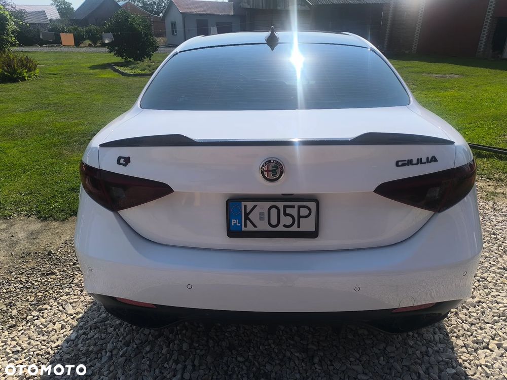 Alfa Romeo Giulia 2.0 Turbo 16V AT8-Q4 Ti - 6