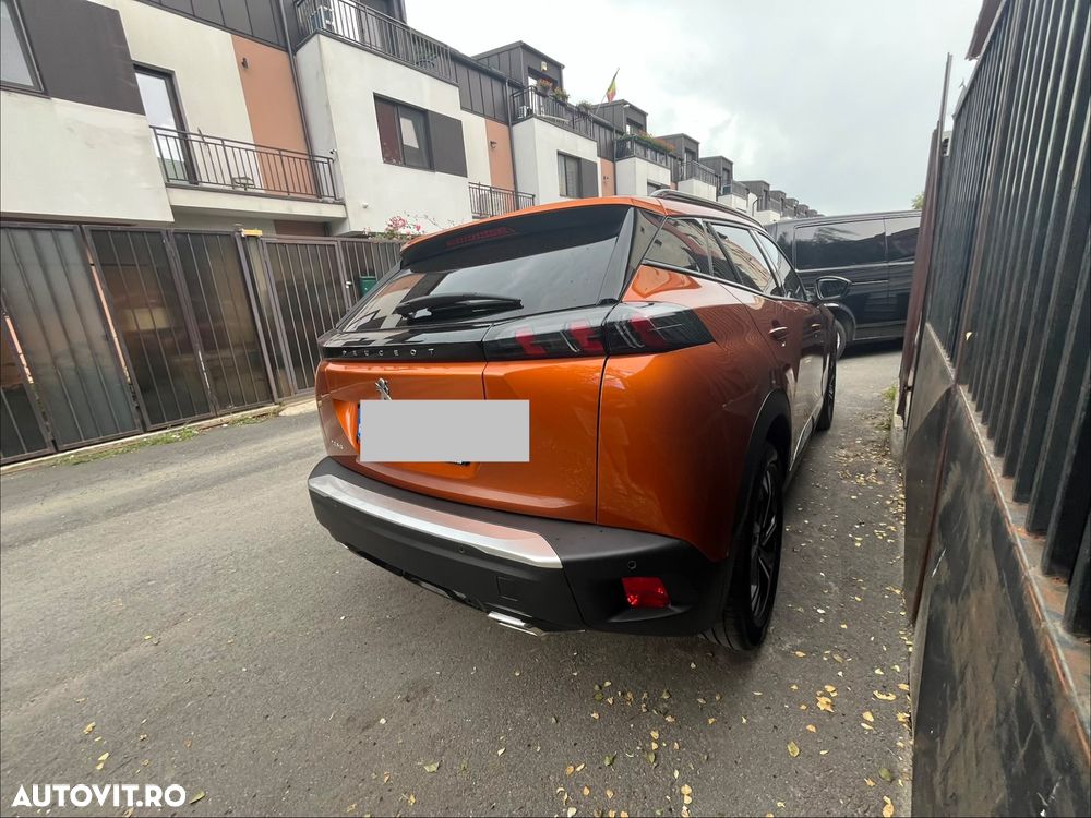 Peugeot 2008 1.2 L PureTech STT EAT8 Allure - 5