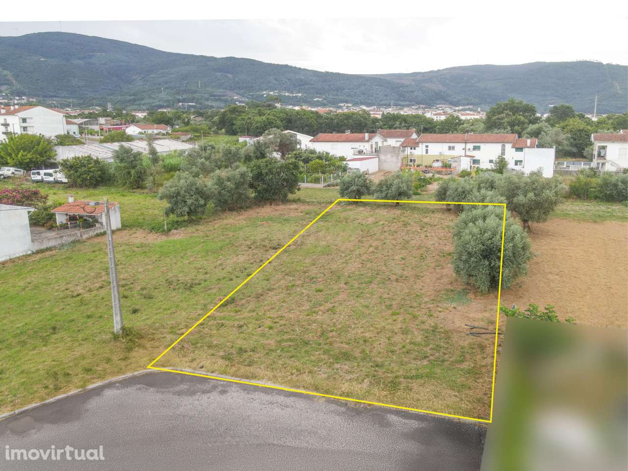 Lote para construção - Localização Tranquila - Grande imagem: 3/7