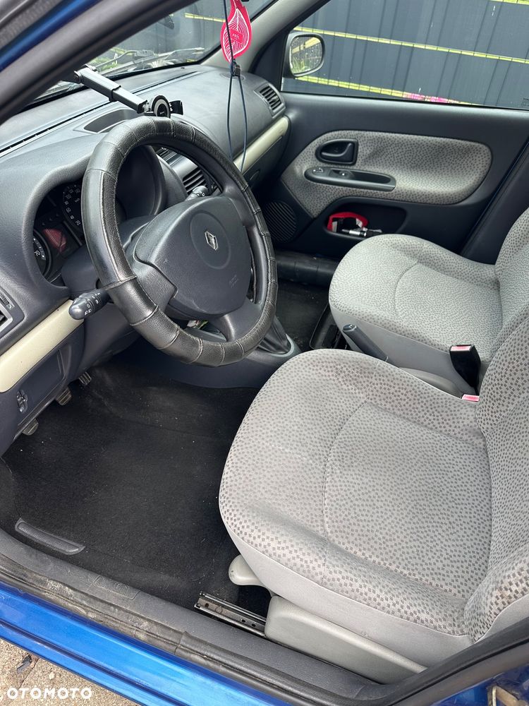 Renault Clio 1.5 dCi Campus - 12