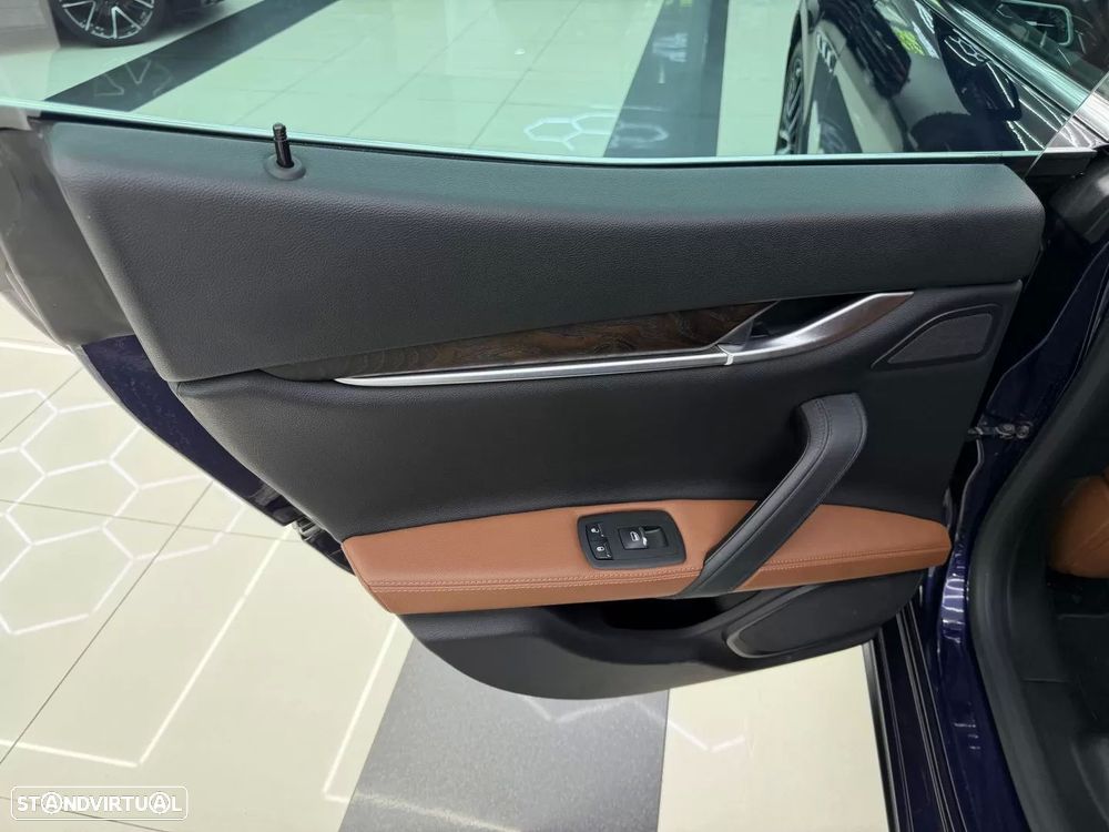 Maserati Ghibli 3.0 V6 GranLusso — fotografia 47