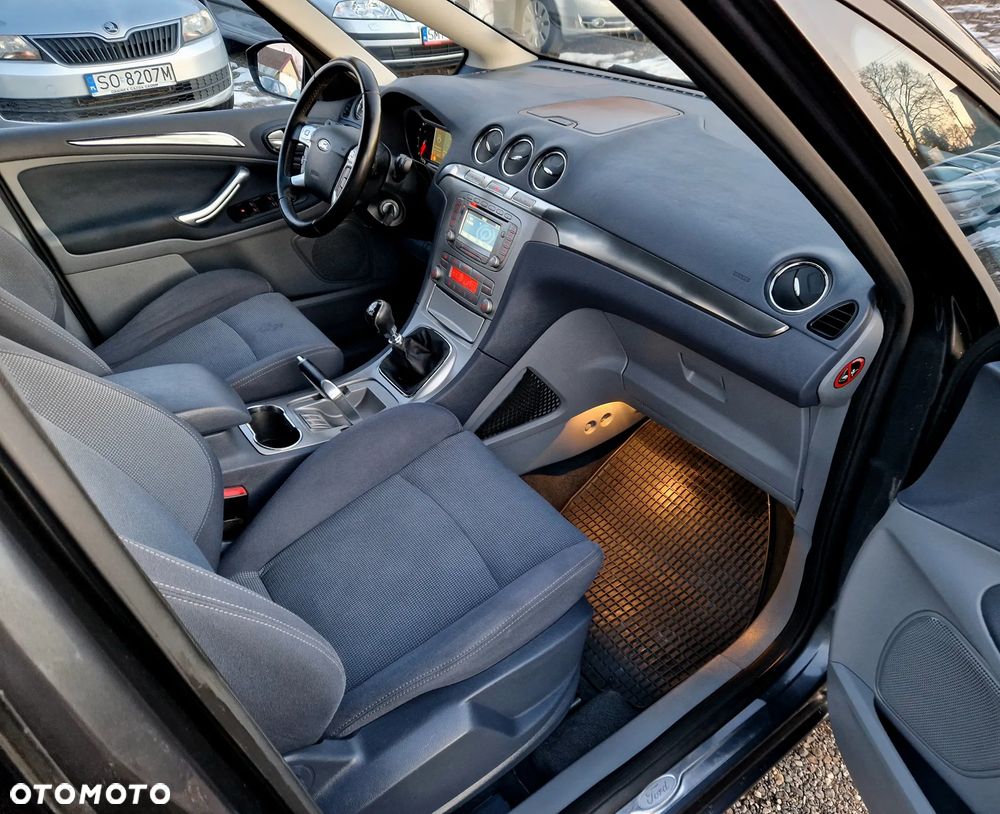 Ford S-Max 2.5 Titanium - 17