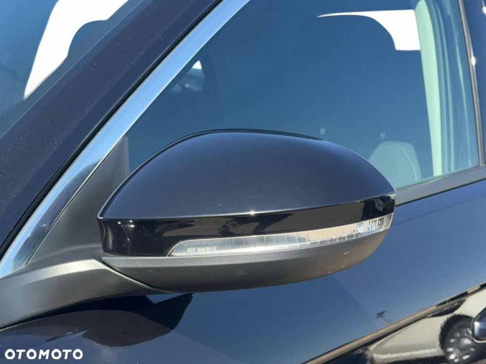 Volkswagen T-Roc - 9