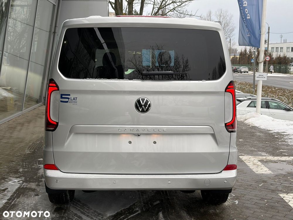 Volkswagen Nowa Caravelle Caravelle Style silnik: 2,0 l TDI 170 KM / skrzynia biegów: 8-biegowa automatyczna rozstaw osi: 3500 mm - 4
