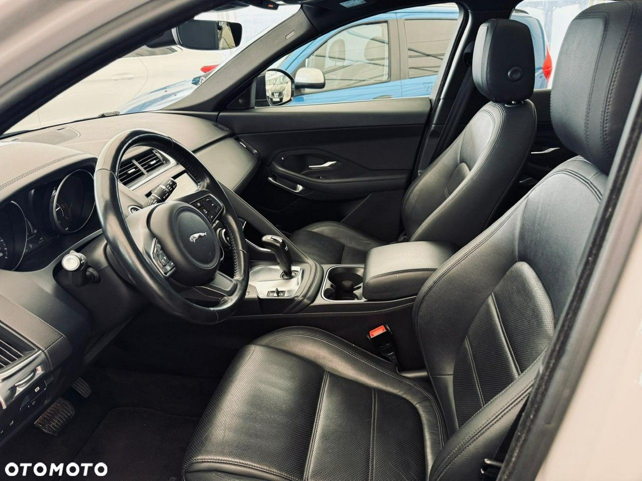 Jaguar E-Pace - 25