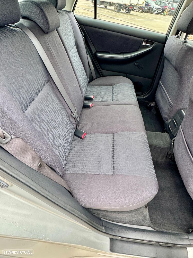 Toyota Corolla 1.4 SE - 10