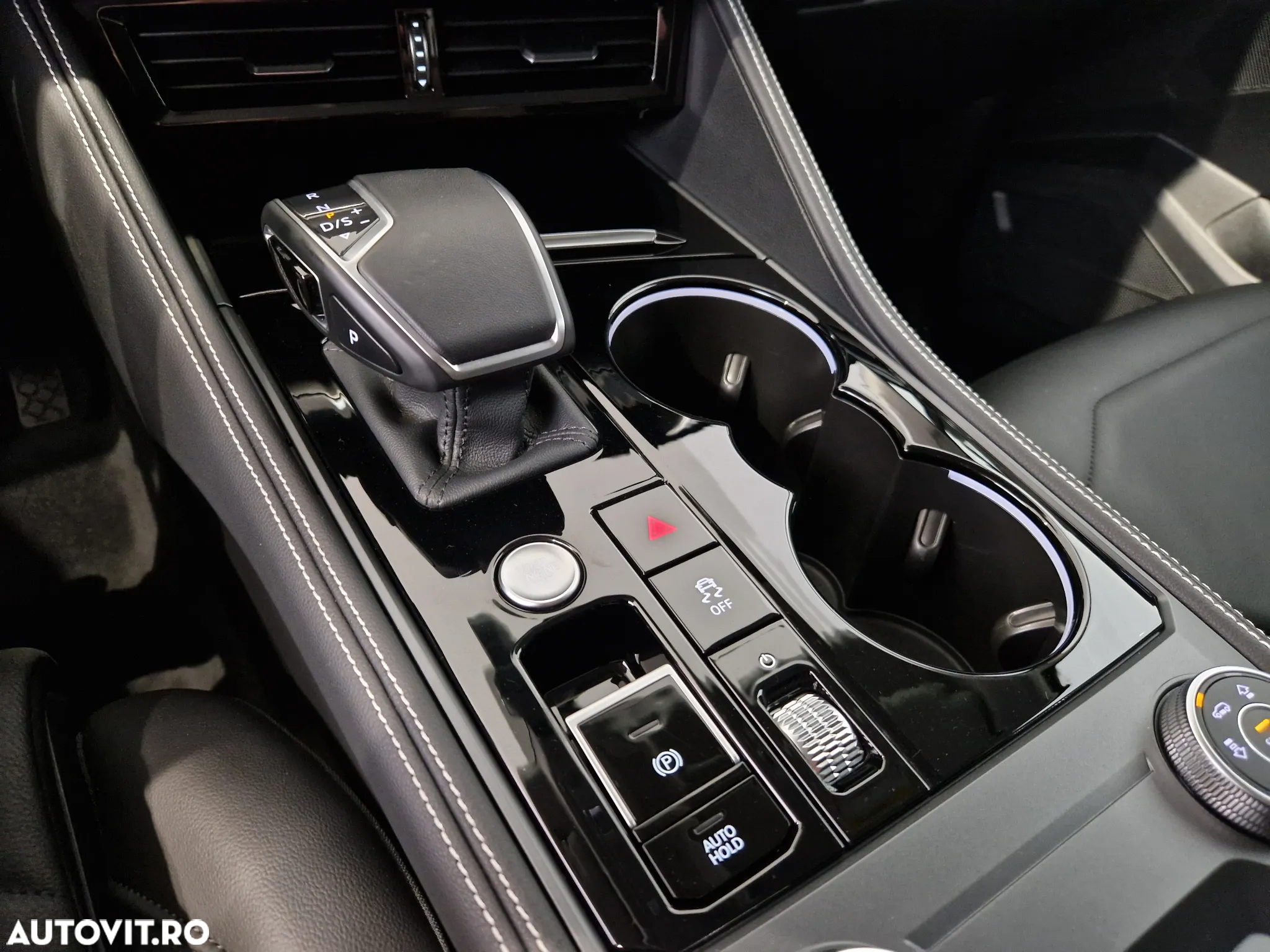 Volkswagen Touareg - 27