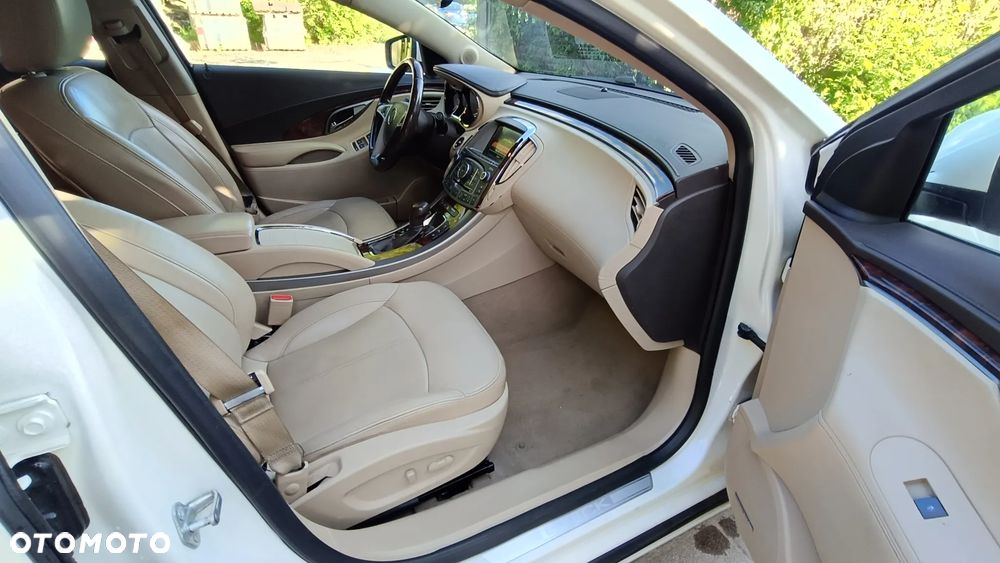 Buick Lacrosse - 30