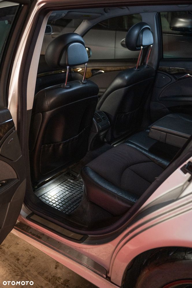 Mercedes-Benz Klasa E 320 CDI T Avantgarde - 19