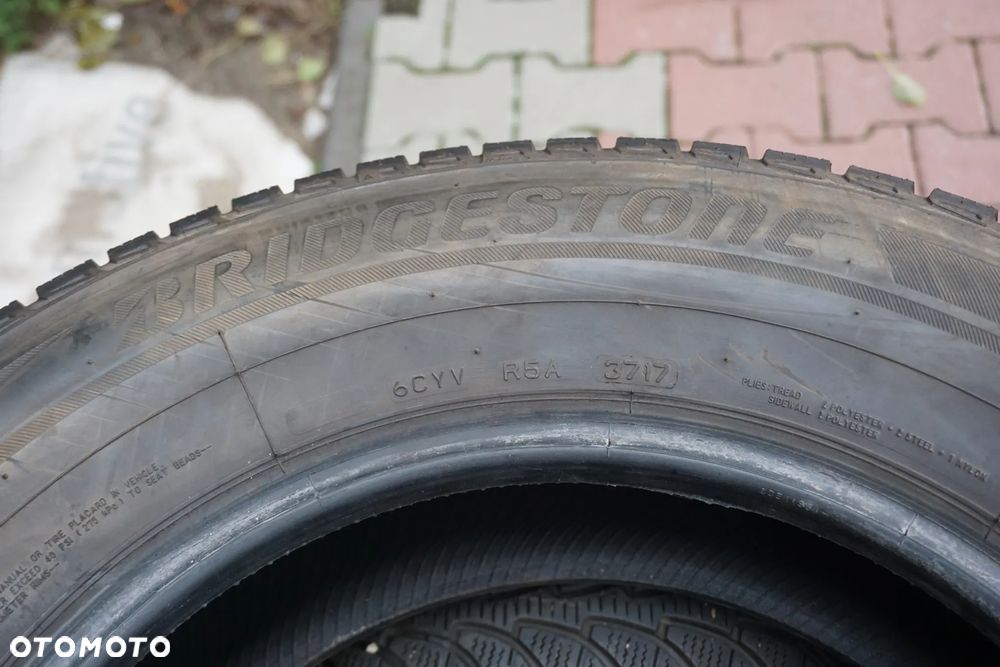 215 70 16 Bridgestone blizzak LM80evo - 5
