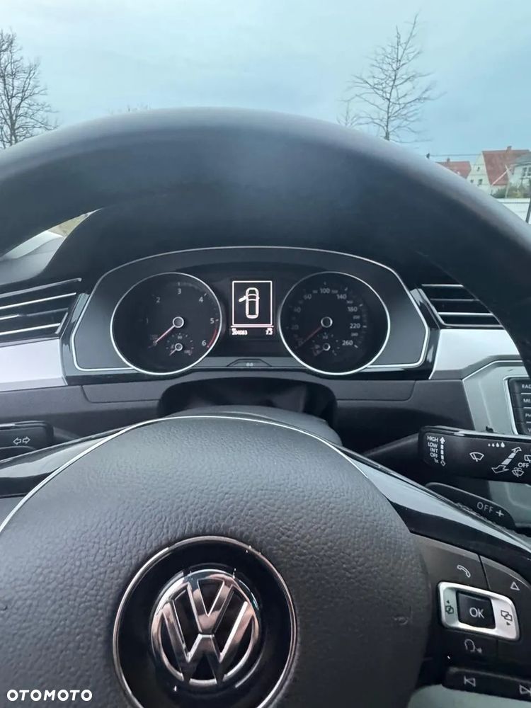 Volkswagen Passat Variant 2.0 TDI SCR DSG Highline - 13