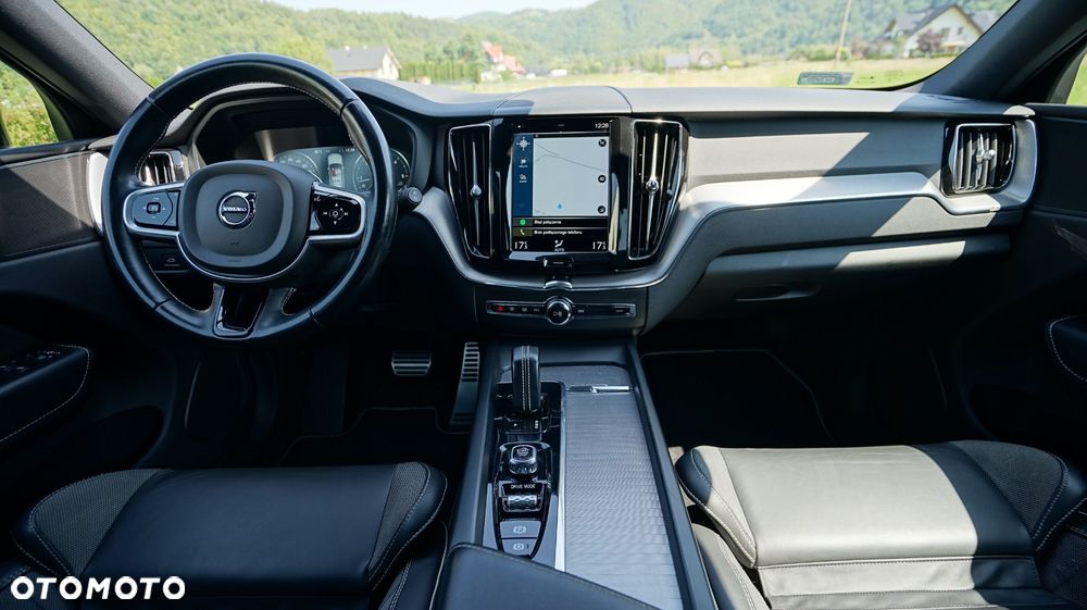 Volvo XC 60 B4 D AWD R-Design - 25