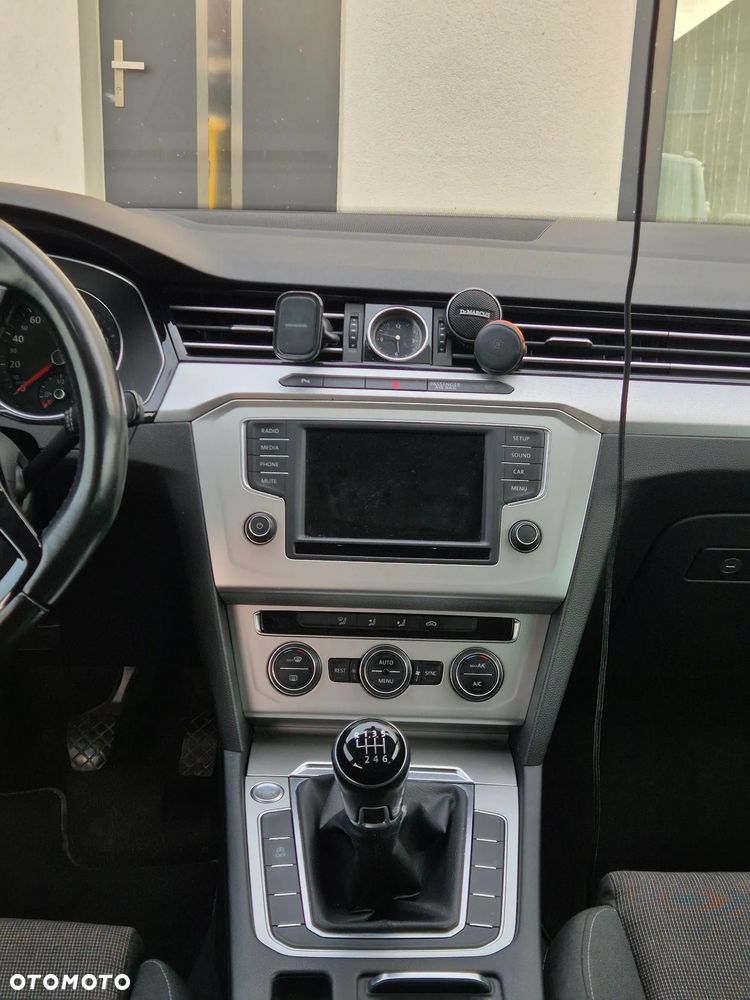 Volkswagen Passat 2.0 TDI (BlueMotion Technology) Highline - 12