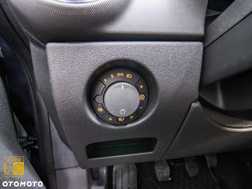 Opel Corsa 1.4 16V Innovation - 22