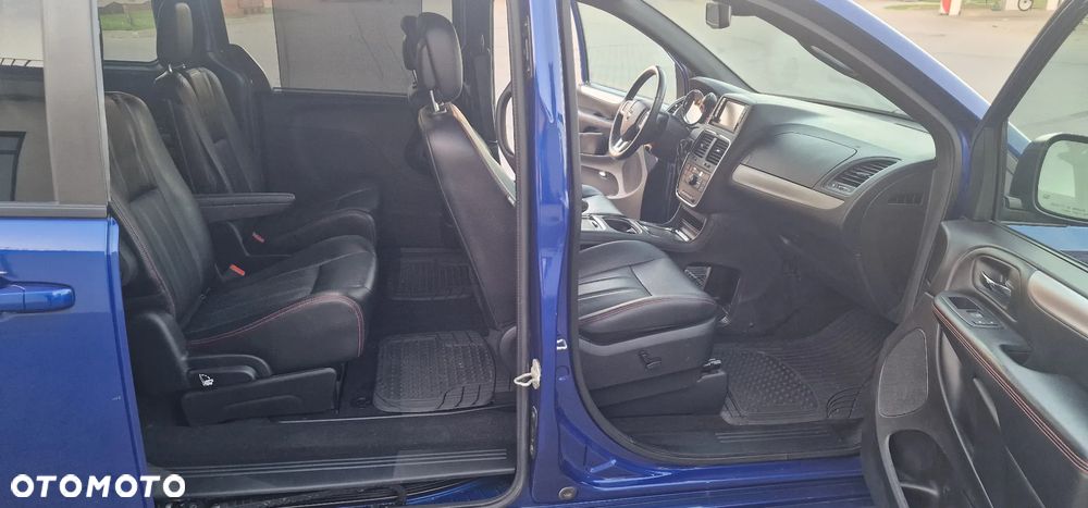 Dodge Grand Caravan - 27