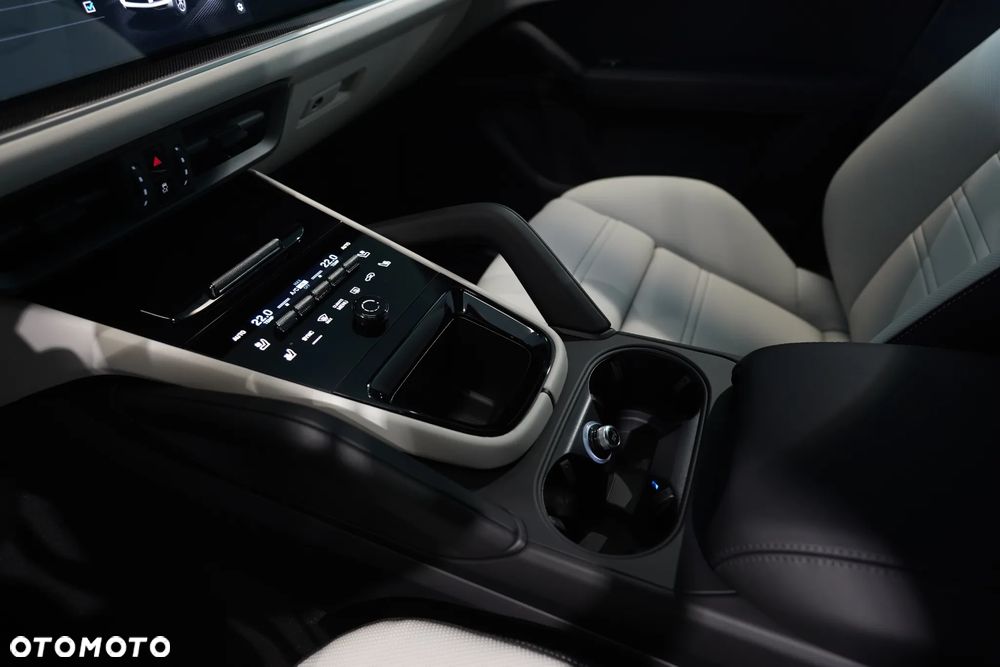 Porsche Cayenne Coupe S - 24