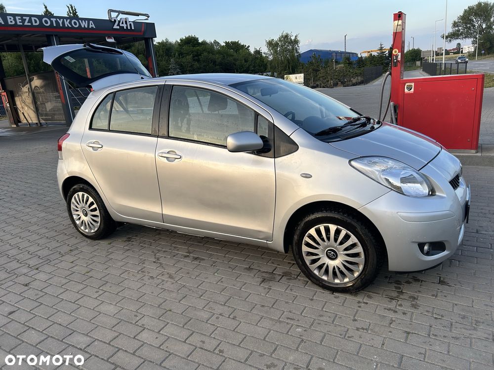Toyota Yaris - 4