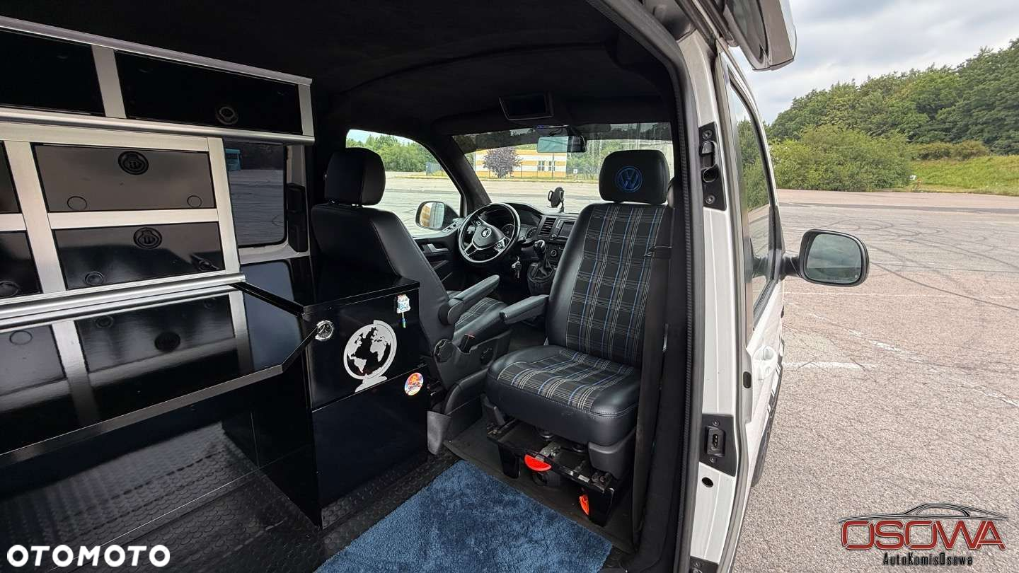 Volkswagen Multivan - 31