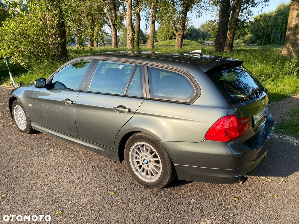 BMW Seria 3 318i - 5