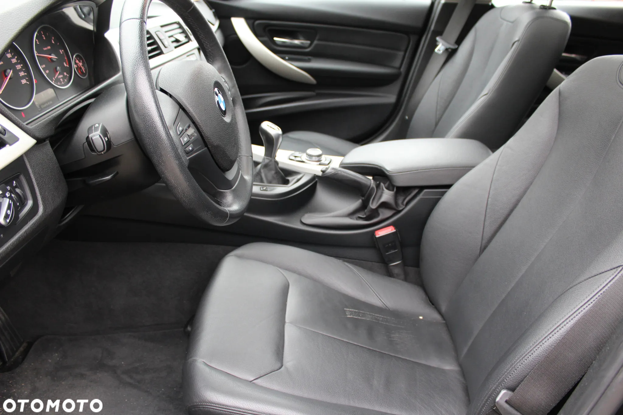 BMW Seria 3 320d Efficient Dynamics - 12