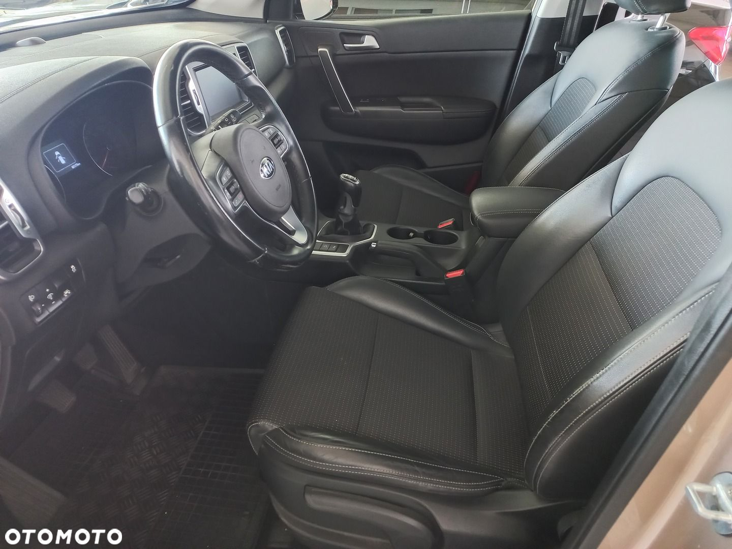 Kia Sportage 1.6 GDI L 2WD - 10