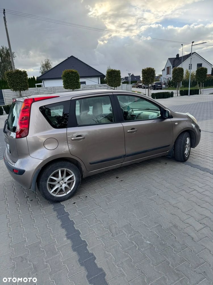 Nissan Note 2006 photo 4