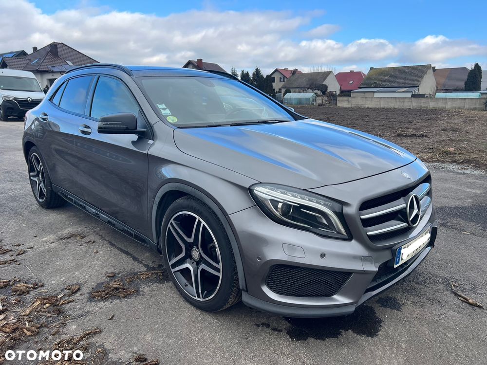 Mercedes-Benz GLA - 2