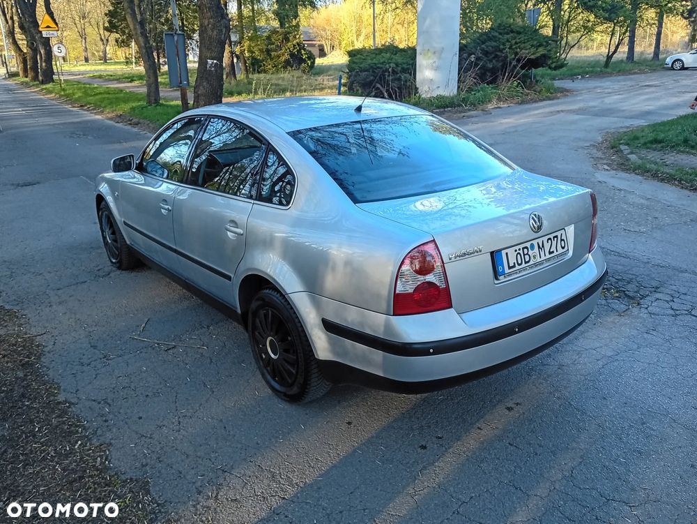Volkswagen Passat 1.6 GL - 8