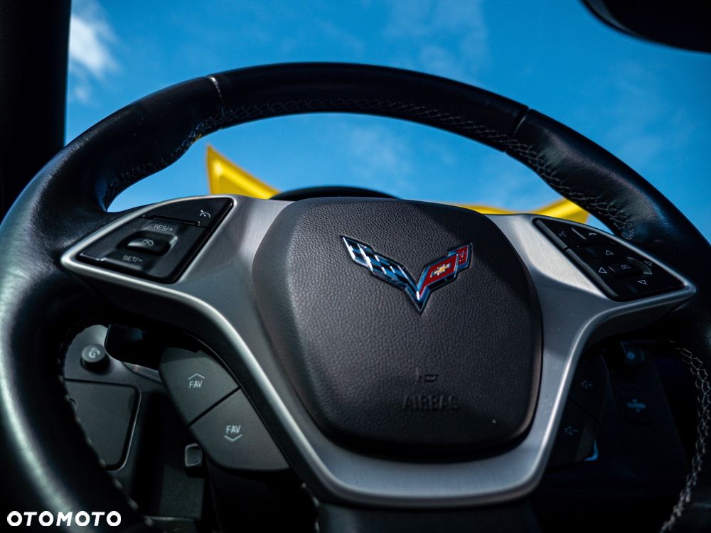Chevrolet Corvette - 21