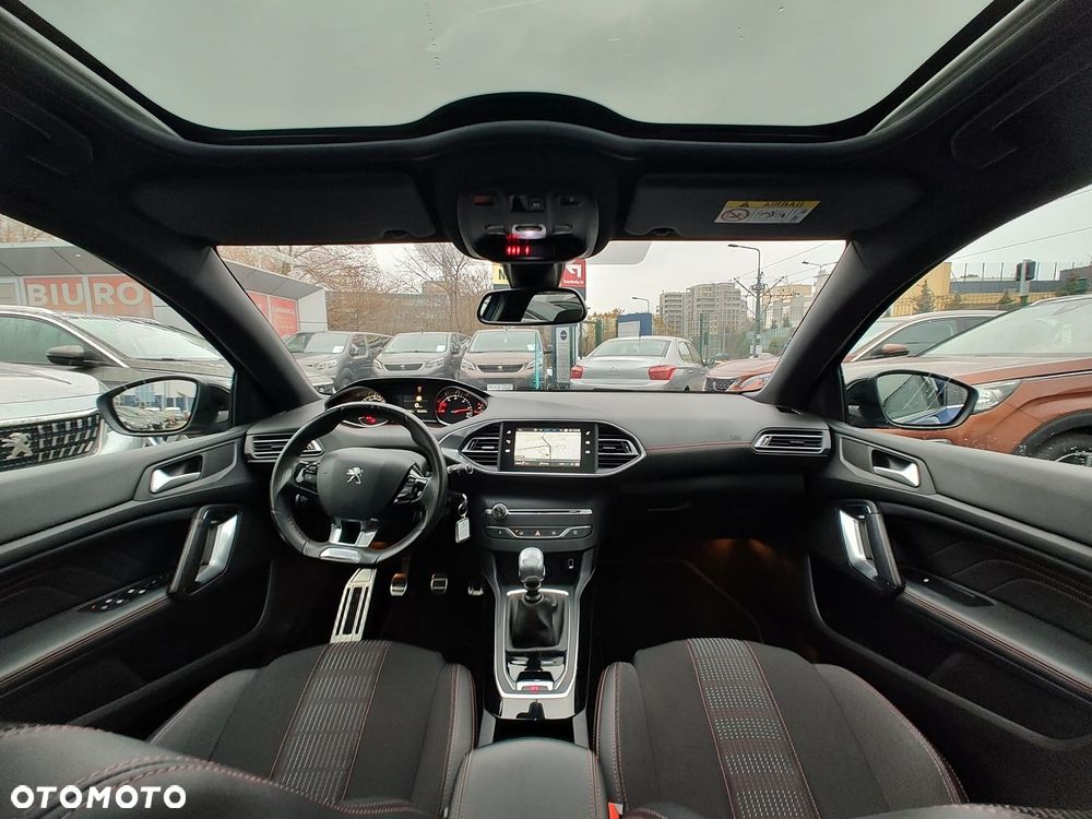 Peugeot 308 - 8