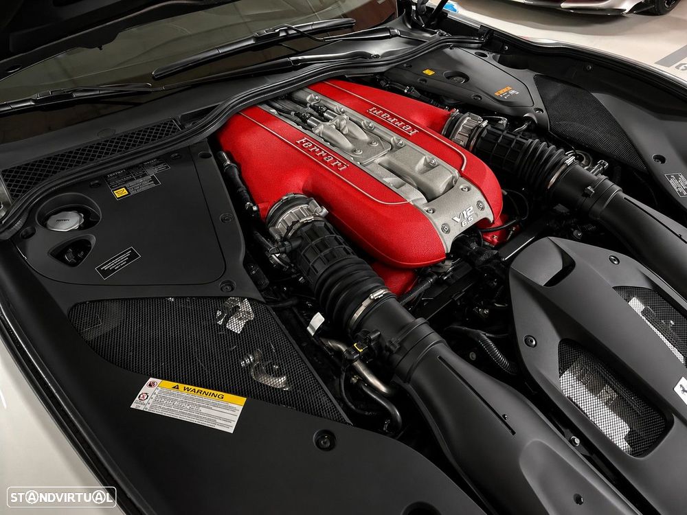 Ferrari 812 Superfast - 12