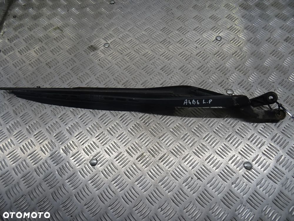 AUDI A4 B6 RAMIONA WYCIERACZEK - 1