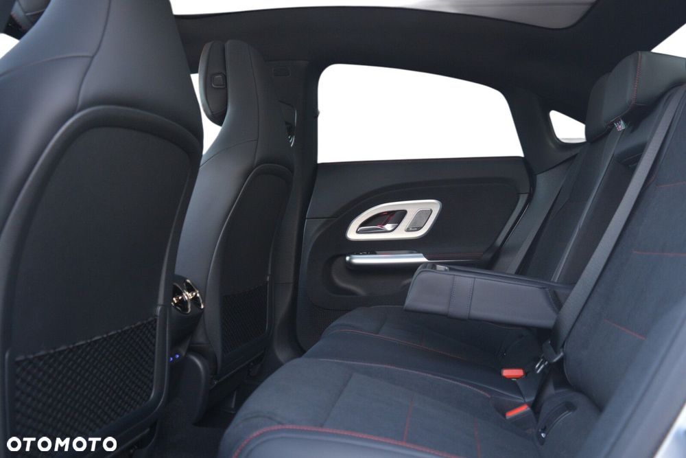 Mercedes-Benz CLA 200 mHEV 8G-DCT - 8