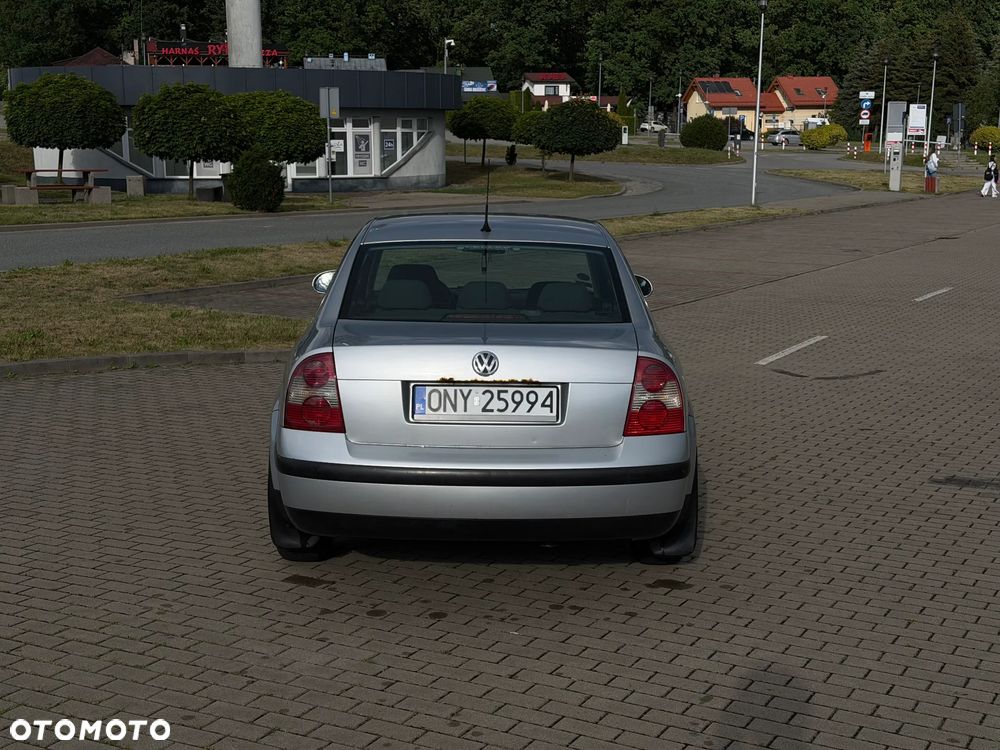 Volkswagen Passat 1.9 TDI Comfortline - 4