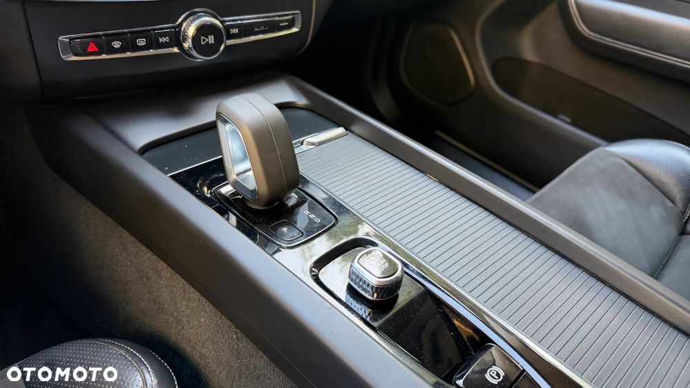 Volvo XC 60 B4 D AWD Geartronic RDesign - 22