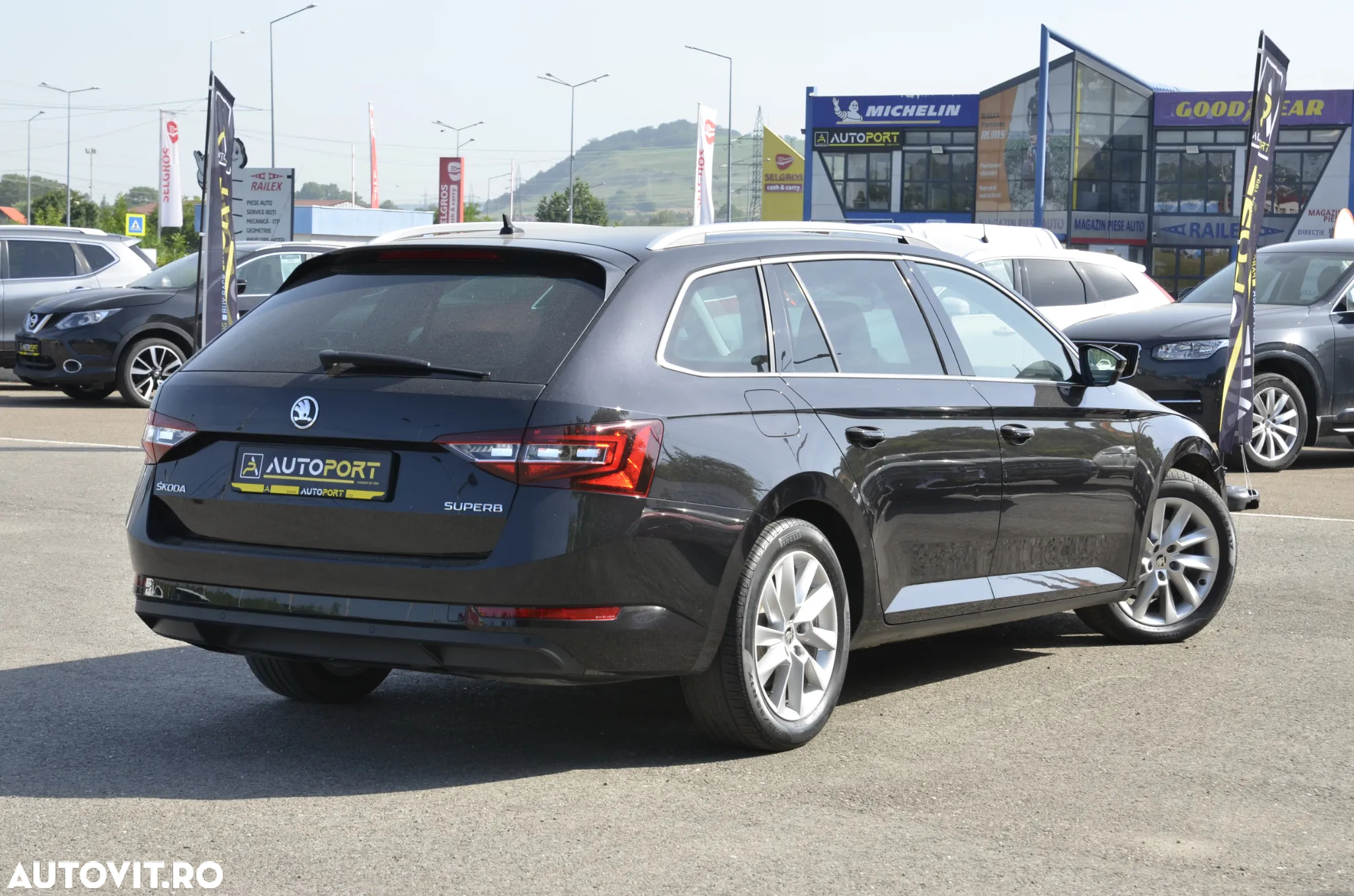 Skoda Superb 2.0 TDI DSG Style - 4