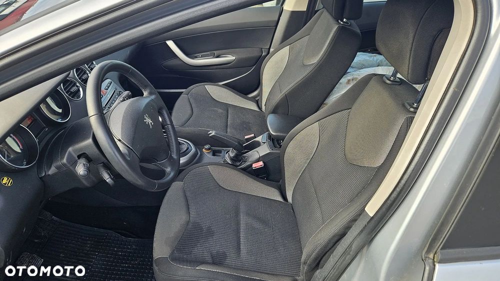 Peugeot 308 HDi FAP 110 Premium - 9