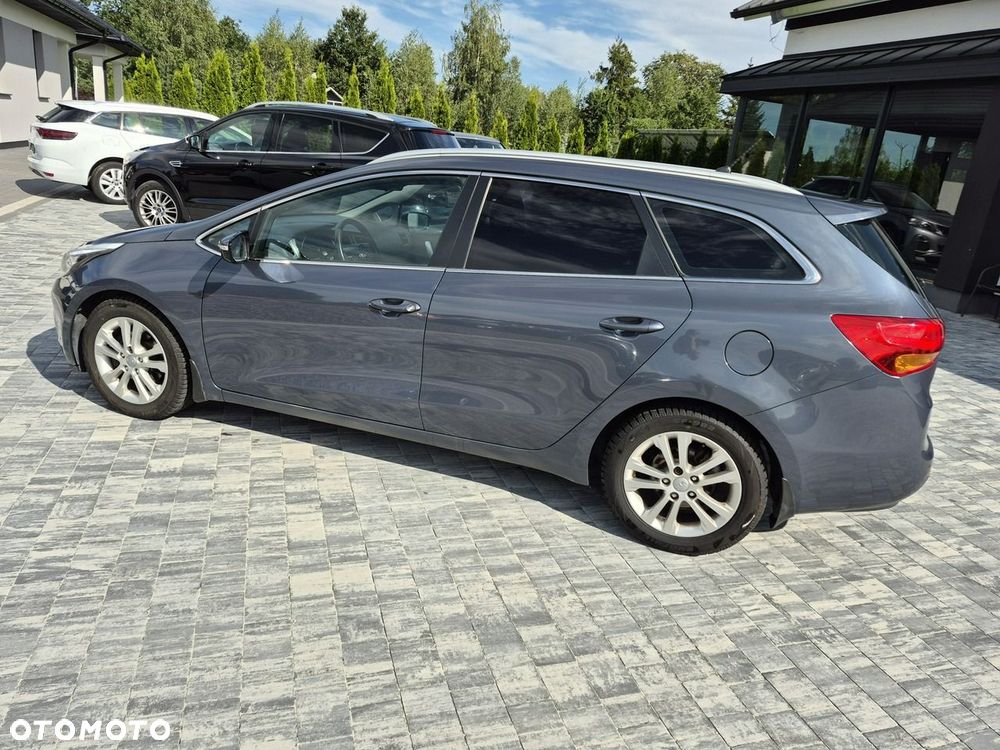 Kia Ceed - 12