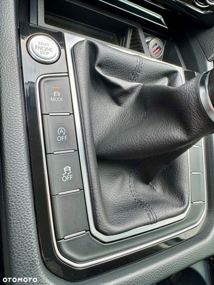 Volkswagen Passat Variant 1.8 TSI BMT Highline - 26